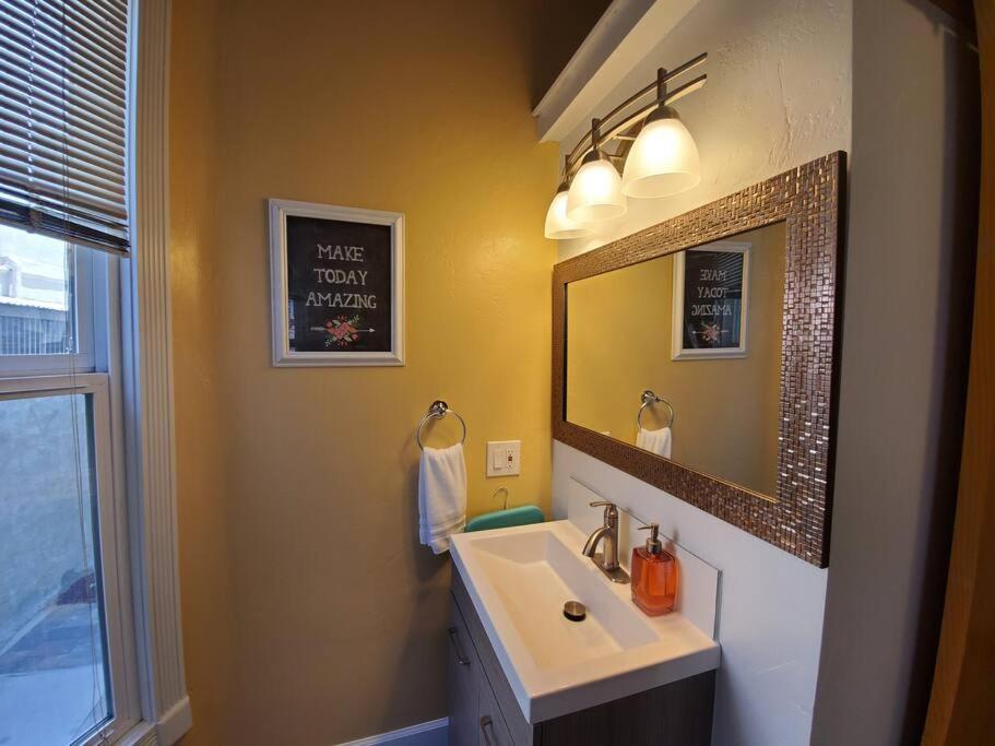 Centrally Located Studio And Cozy Place Perfect For Travelers And Couples! Located In San Diego Downtown! Perfect For Your Quick Getaway! Apartamento Exterior foto