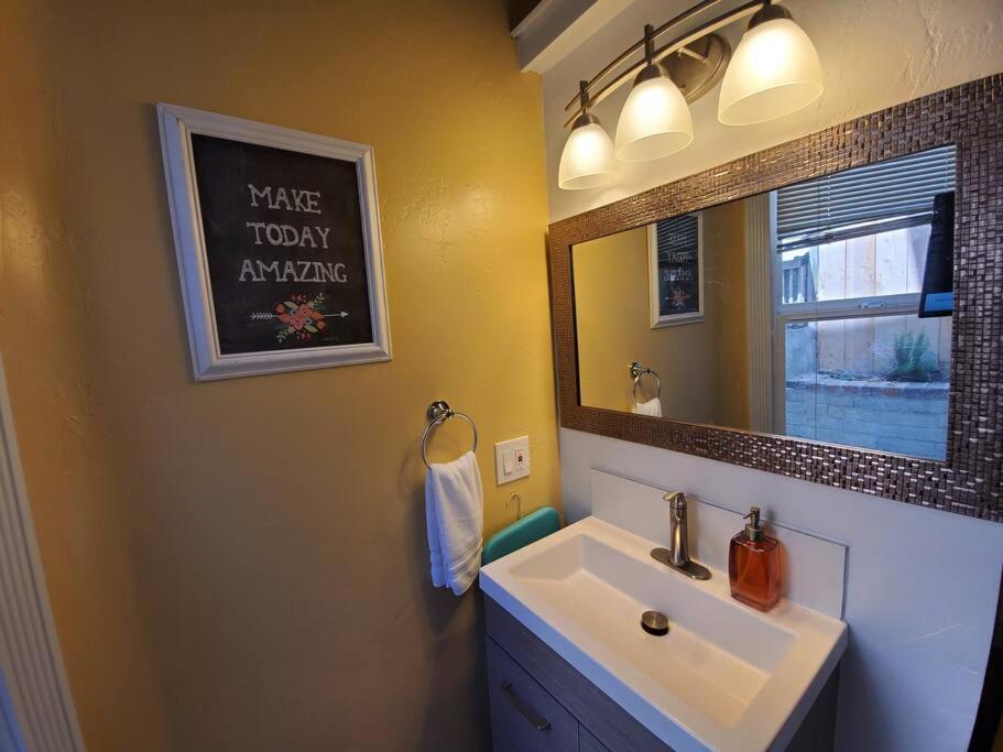 Centrally Located Studio And Cozy Place Perfect For Travelers And Couples! Located In San Diego Downtown! Perfect For Your Quick Getaway! Apartamento Exterior foto